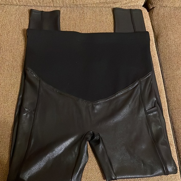 Tagoo Maternity Faux leather leggings - Picture 8 of 11